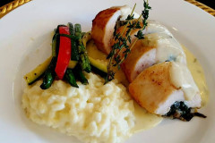 Pollo Florentine | Parmesan Risotto | Vegetable Bundle